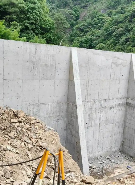 临沂沂水县重力式挡土墙